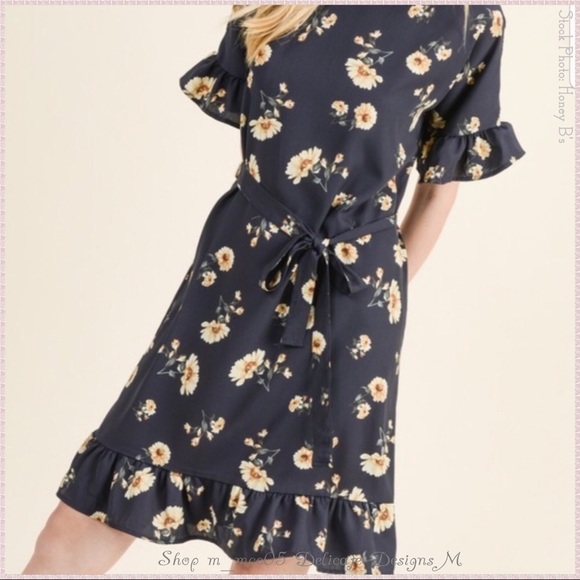 **SALE**🦋 HP🎉LAST 1 Falling Daisies Ruffle Dress - Picture 6 of 10